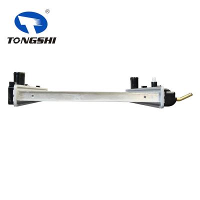 适用于三菱 MONTERO SPORT 97-98 AT 散热器 OEM：MR239629