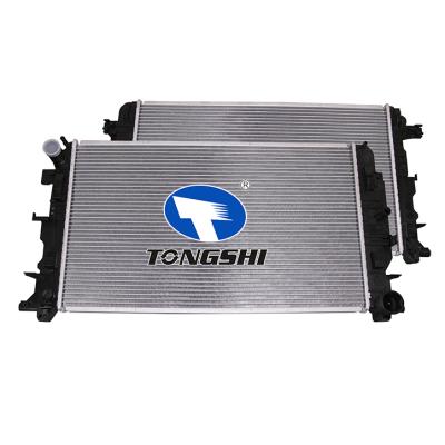 适用于奔驰 SPRINER 2500 V6 3.0L散热器 OEM : 906 500 00 02